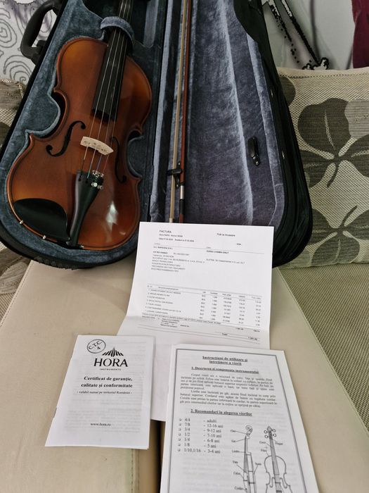 Vând vioara Reghin, toate accesoriile, produs nou, nefolosit!