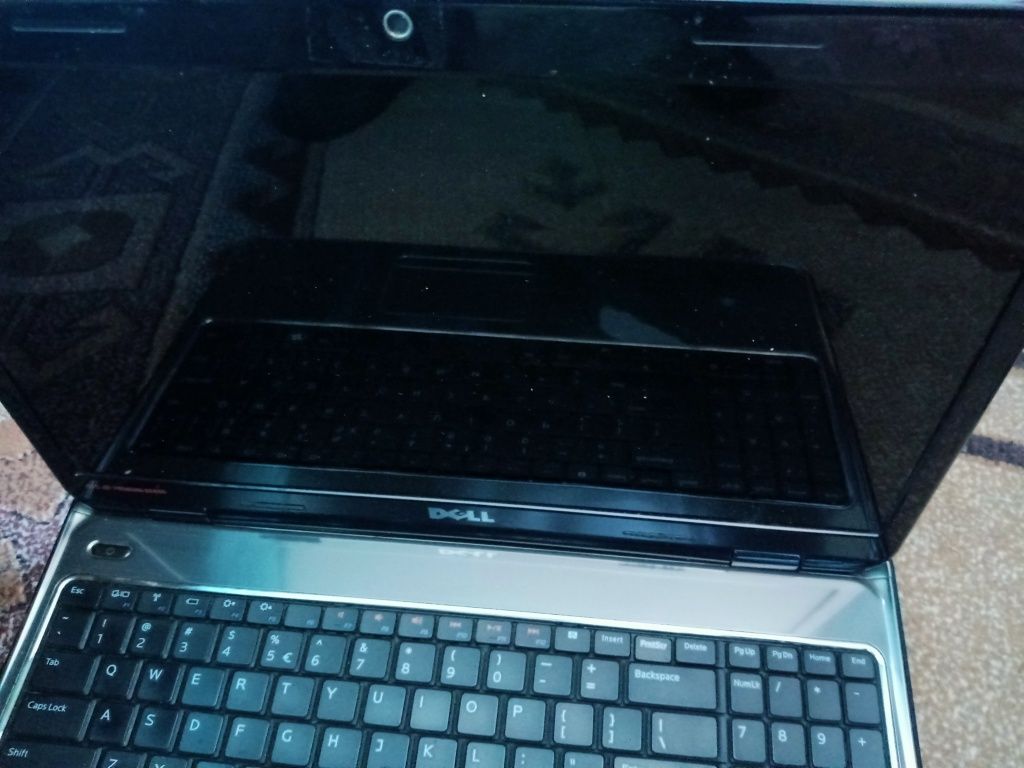 Laptop cu placă dedicata pentru  jocuri DELL