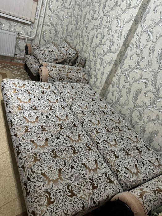 Подам Диван,самовывоз