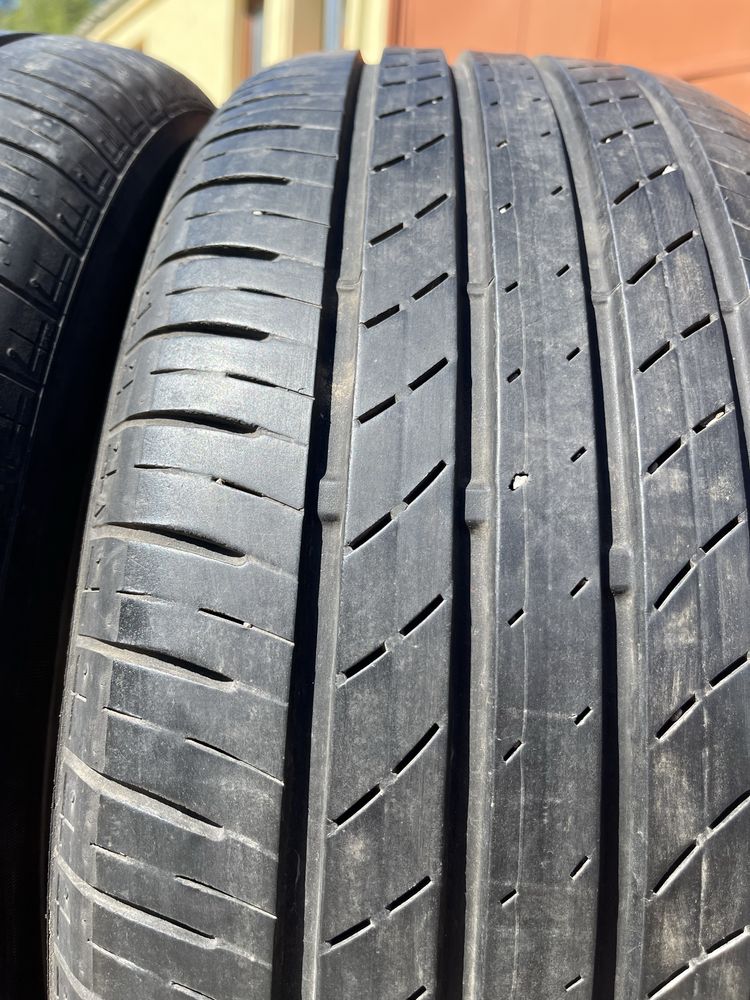 2 бр. летни гуми 215/50/17 Bridgestone DOT 0818 5,5 mm