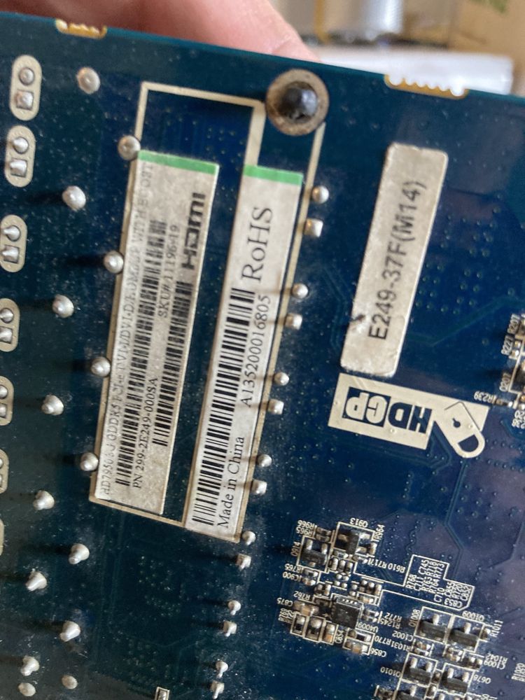 Видеокарта Gigabyte GTX 960 2gb & Radeon HD7950 3gb
