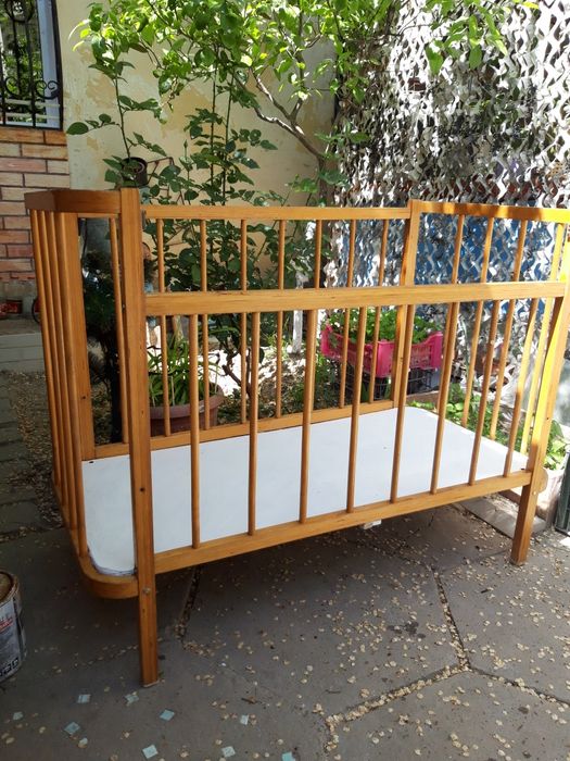 Продам детскую кроватку