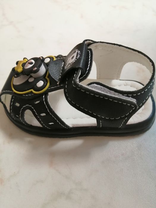 Детски светещи сандали