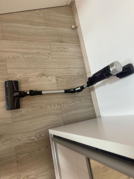 Aspirator vertical RowentaX-Force Flex in stare optim