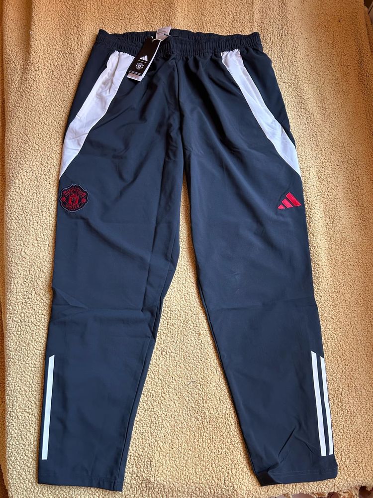 Долнище Manchester United.