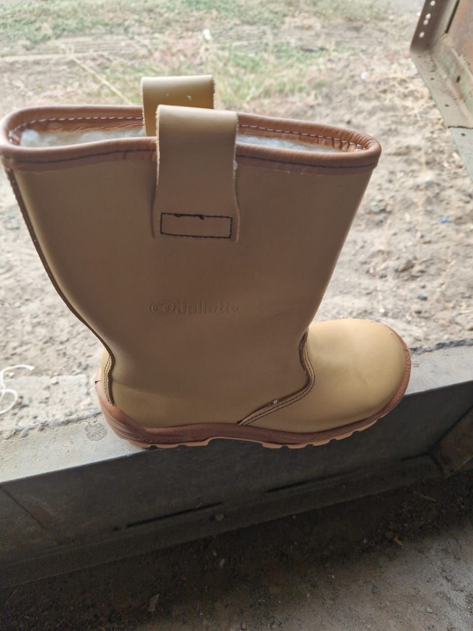 Продам safety сапоги