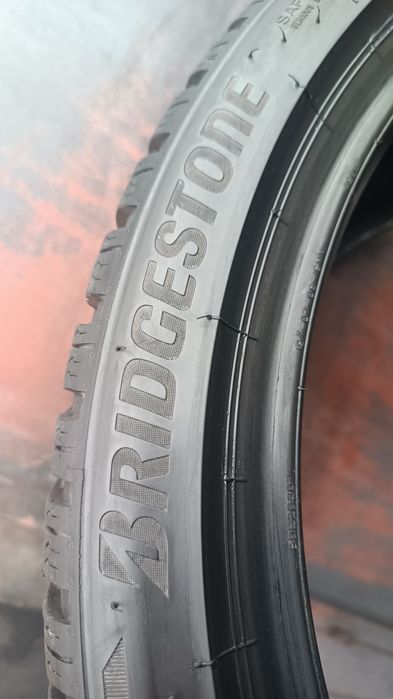255/35/19 Bridgestone Дот 2222