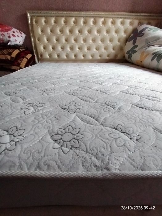 Спальня с матрасом