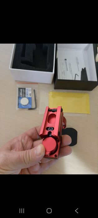 Red dot metalic negru
