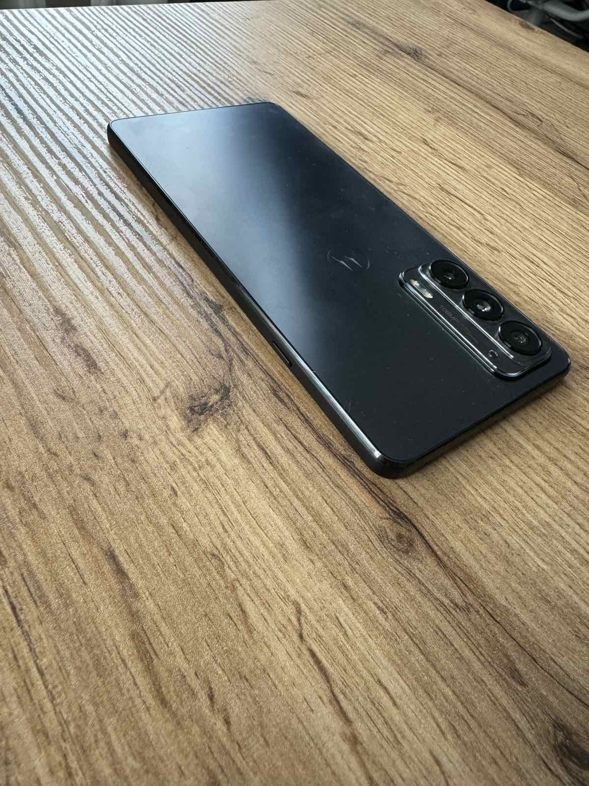 Motorola Edge 20