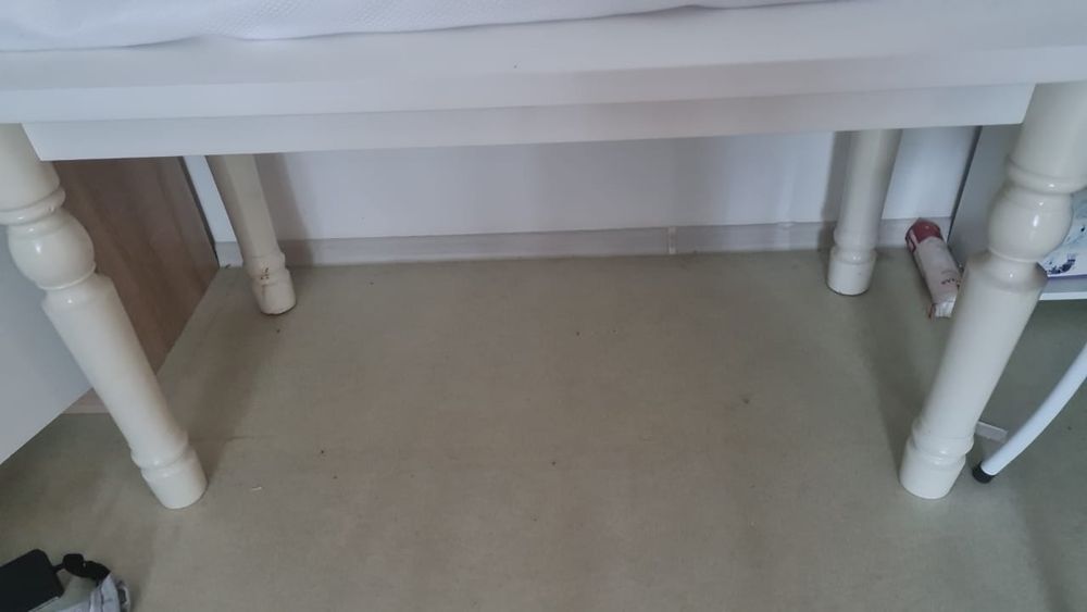 Продам стол , стулья  8шт