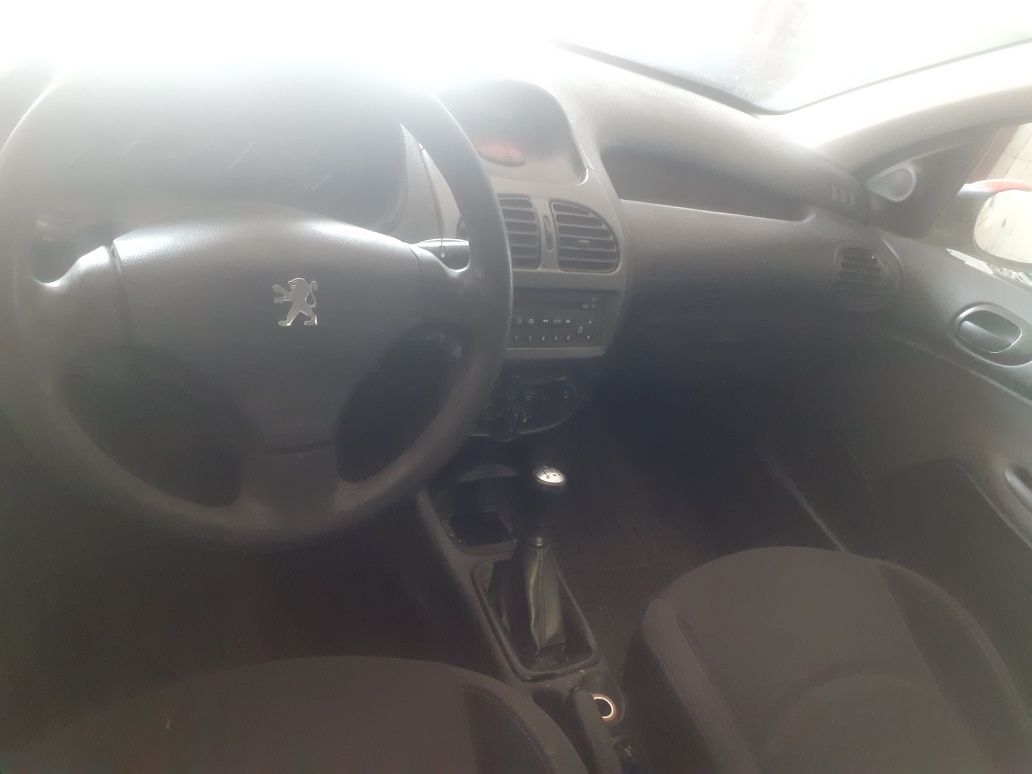 Dezmembrez Peugeot 206 1.4 hdi