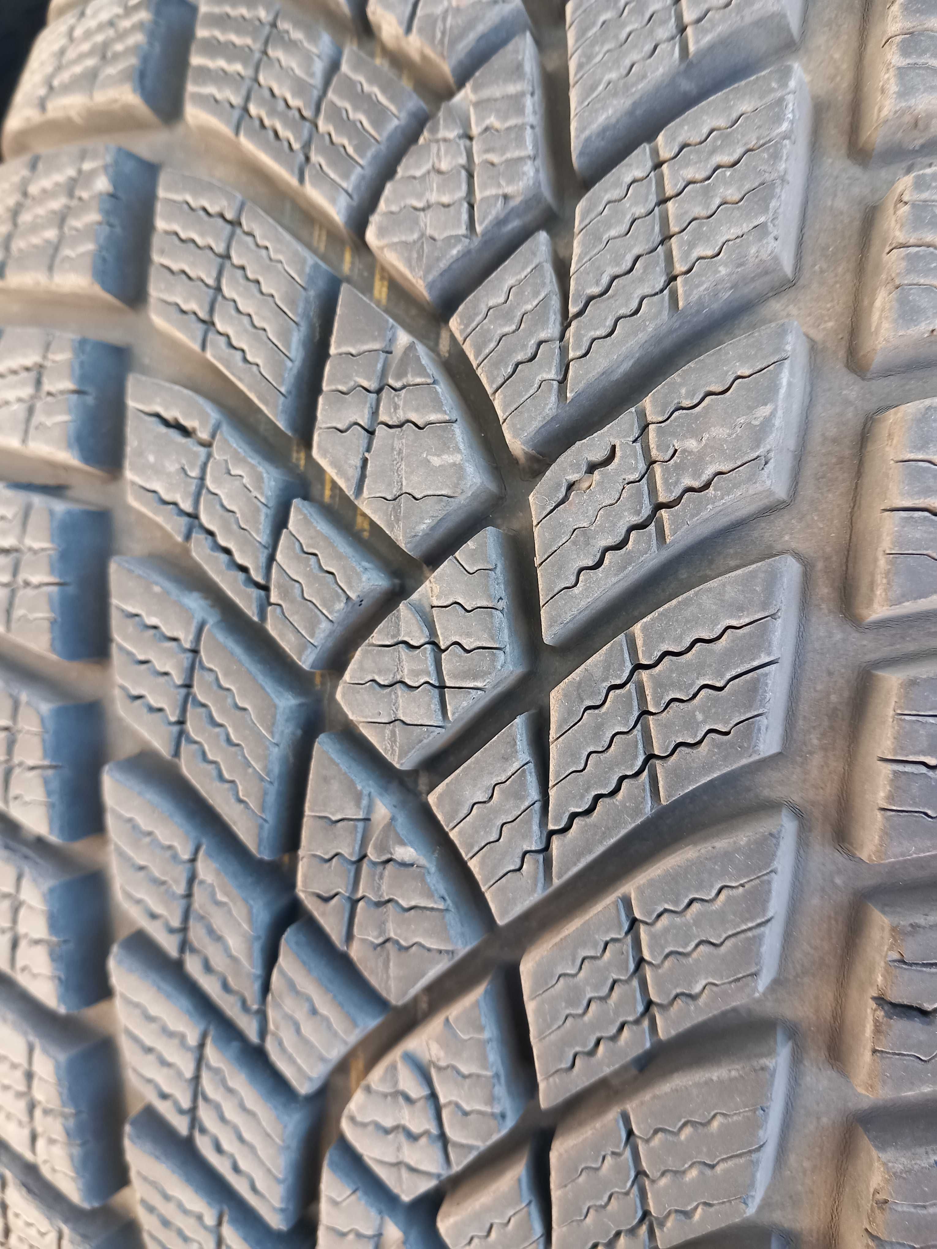 205/55 R17 Goodyear