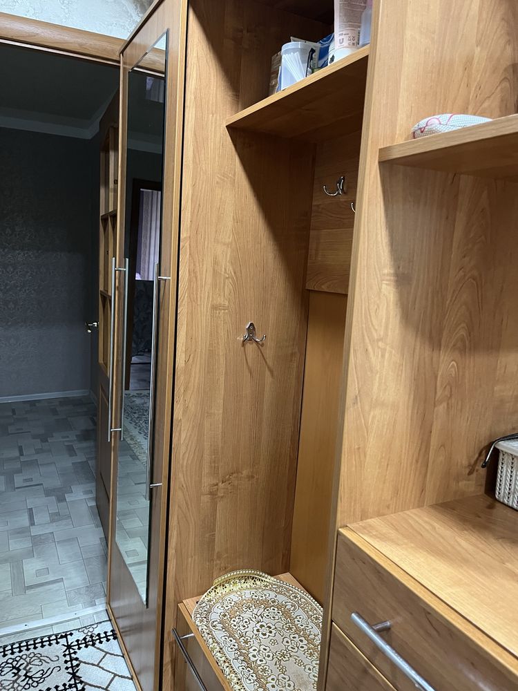 Продам прихожую мебель