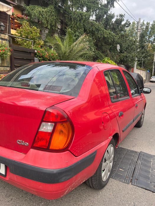 Renault CLIO-2004
