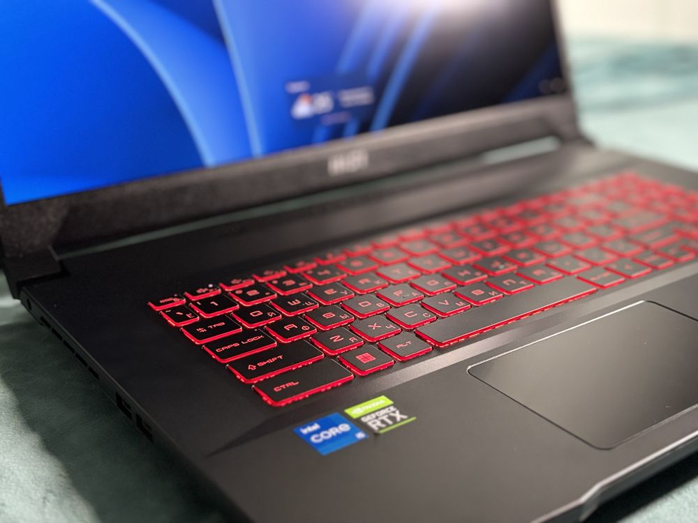 Игровой ноутбук MSI Katana gf76