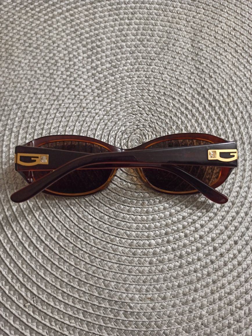Слънчеви очила Guess