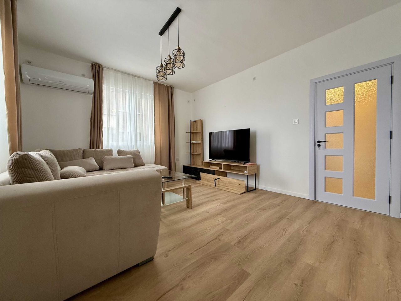 Дава се под наем Тристаен апартамент в Асеновград - 110 кв.м за 510 € - Снимка #4