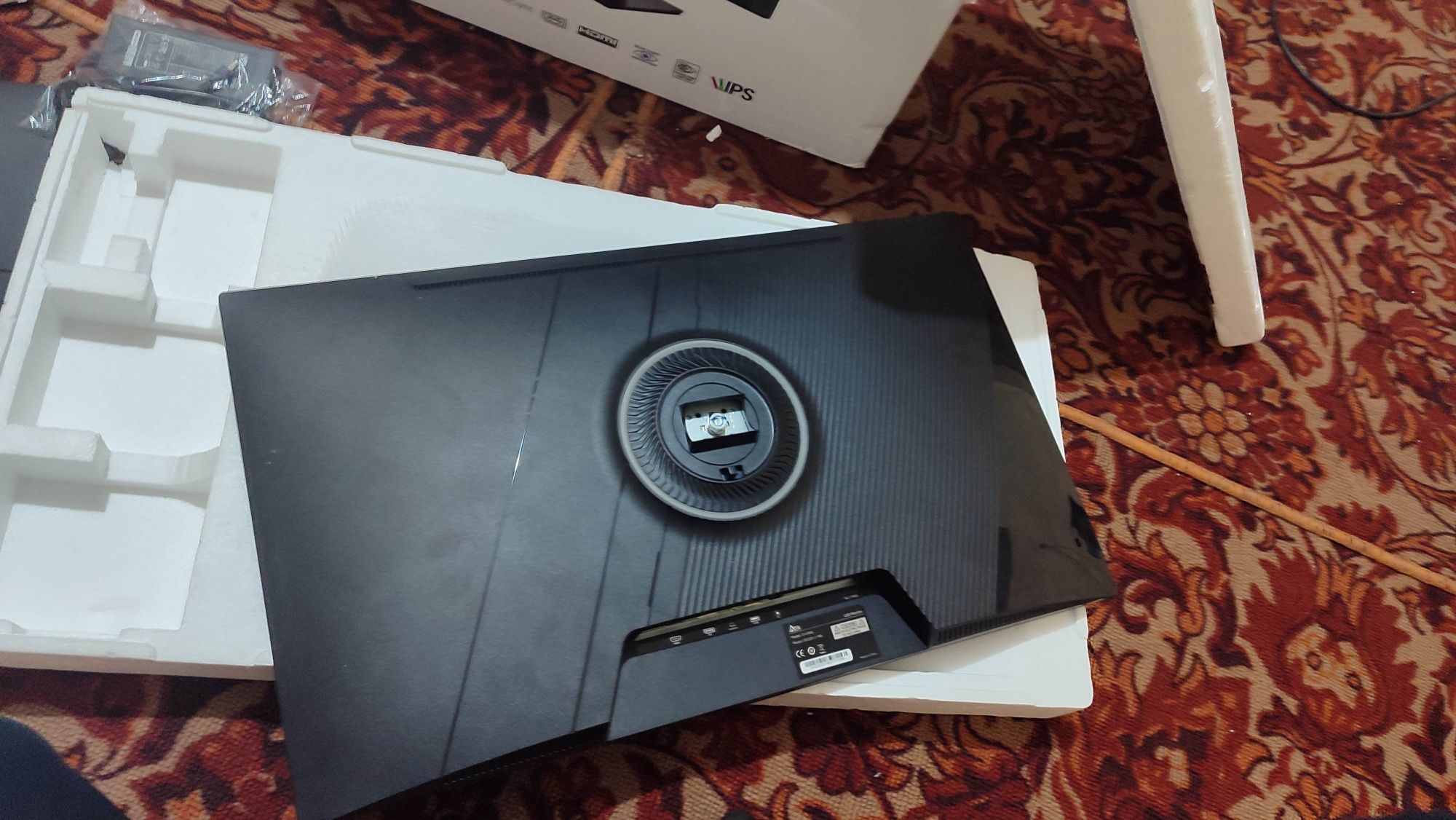 Monitor AXE 27 talik rgb ekrani singan