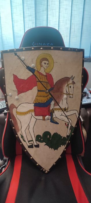 Scut medieval la comanda
