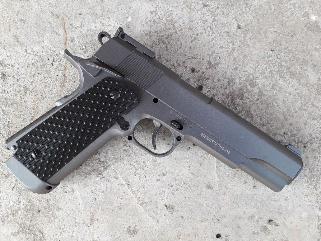 Pistol AIRSOFT Full Metal 4.5j upgradat Colt 1911+CADOU CO2 bile cutie