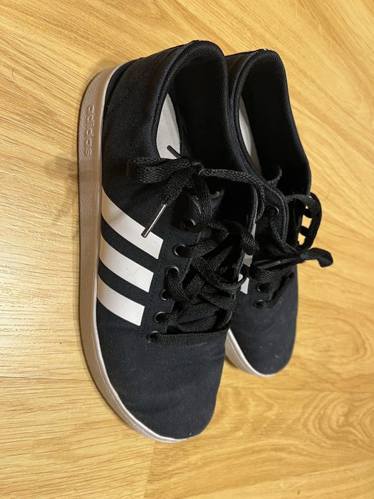 Tenisi Adidas negrii pentru sport