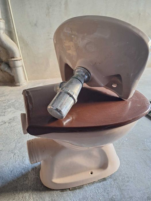 Тоалетна чиния мивка