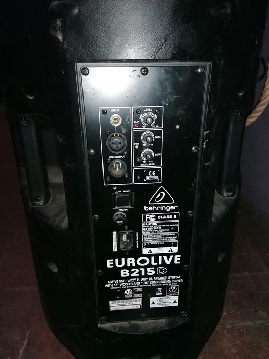 Vând 2 boxe behringer & mixer Yamaha