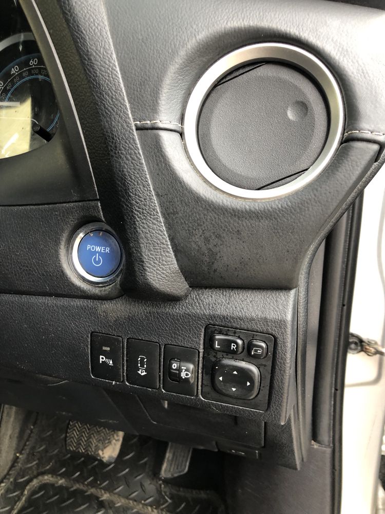 Toyota Auris 1.8 hybrid 2014 на части keyless