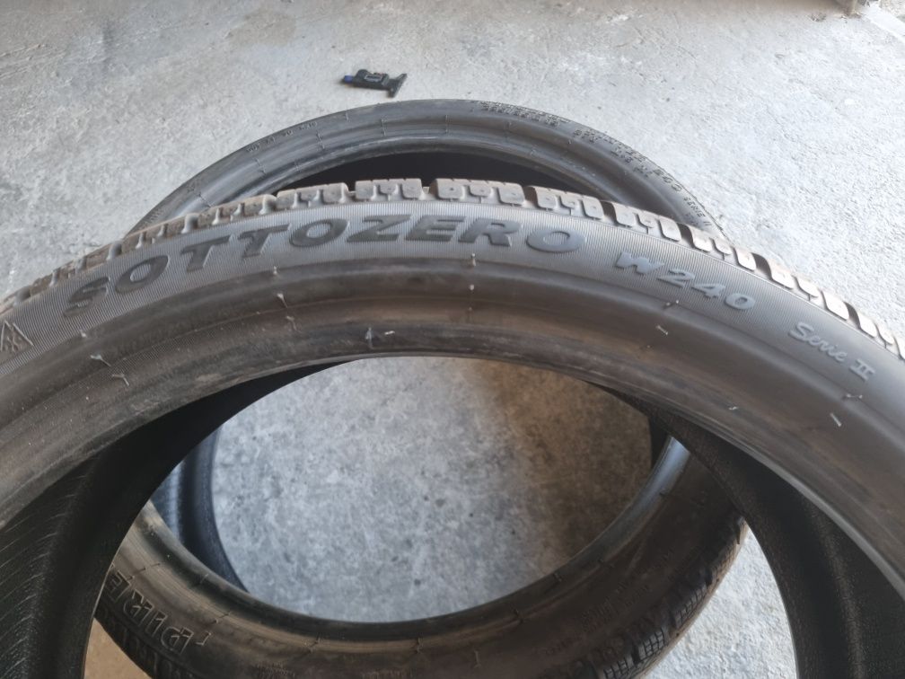 2 x Anvelope iarna 235/35/R19 Pirelli Sottozero Winter 240 DOT 2019