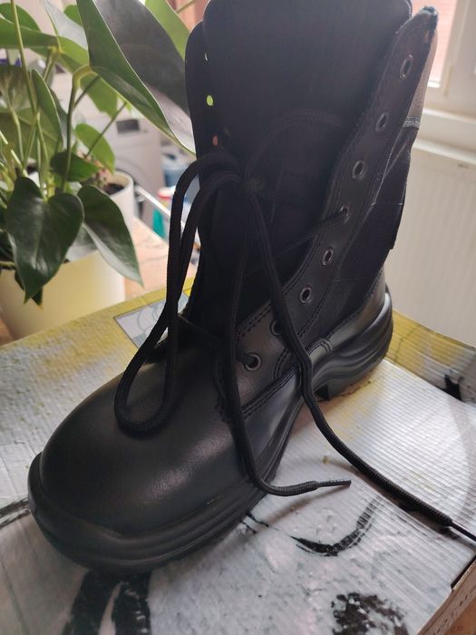 Bocanci safety dama, inalti pana peste glezne, noi, in cutia originala