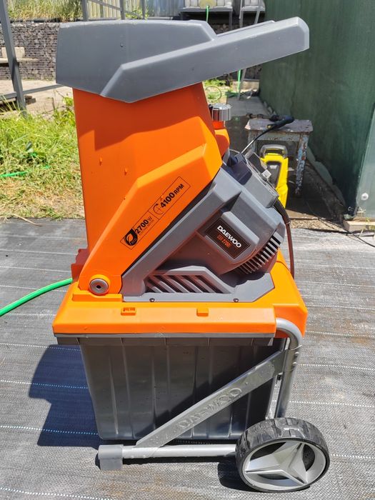 Измельчитель садовый, дробилка