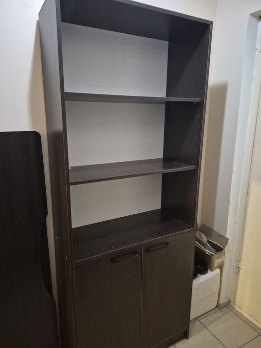 Офисный шкаф и Стол