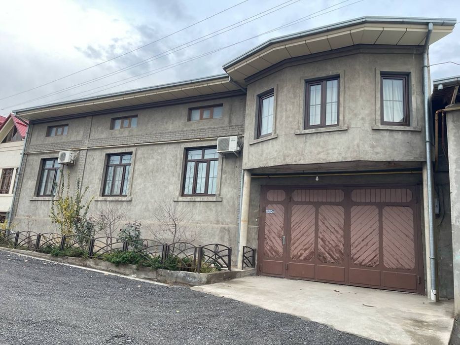 Дом, уч кахрамон 8сот