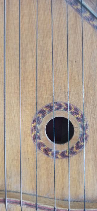 Vând instrument muzical tradițional baltic, tip Kanklės (sau Kantele),