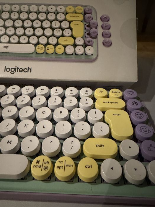 Tastatură Logitech pastel
