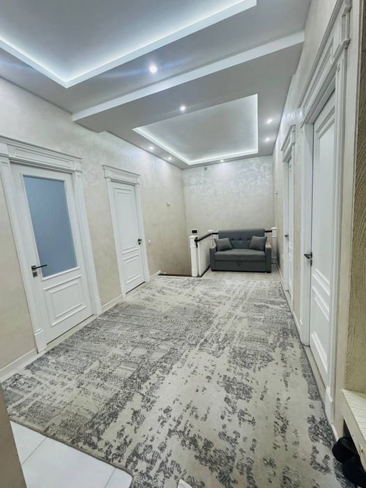 Kvartira sotiladi uchtepa rayon izza 6/1/0.5/3/  200m²