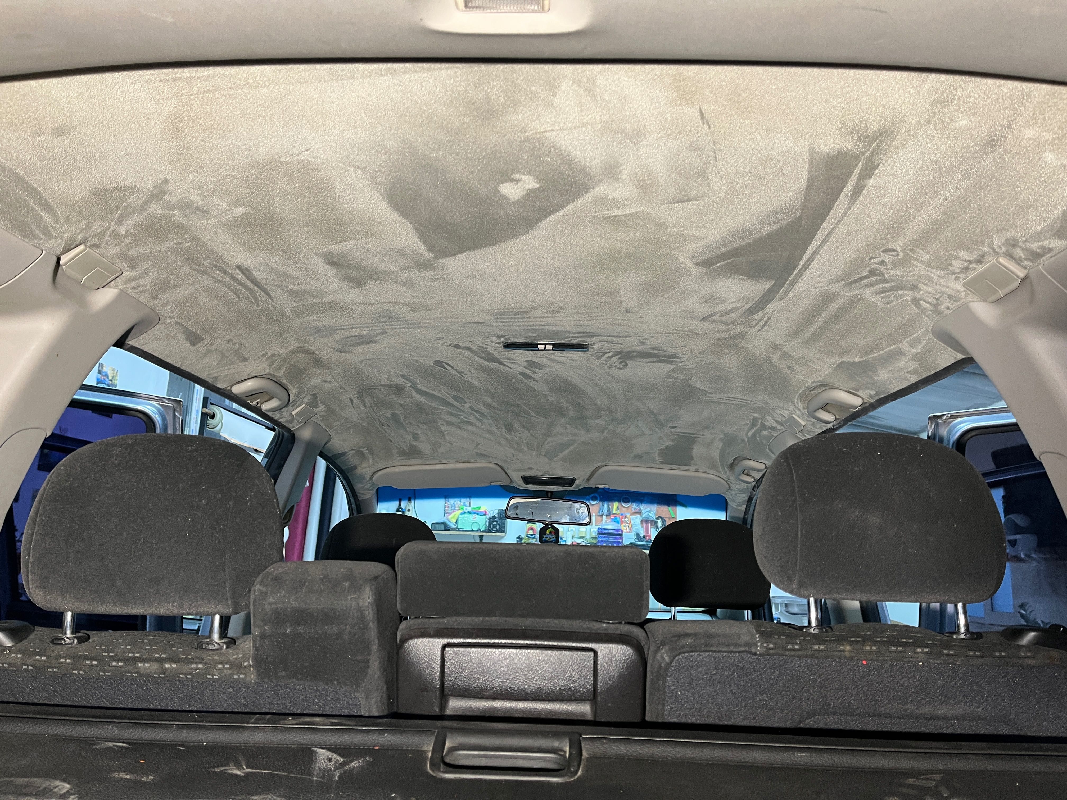 Retapitare plafon auto