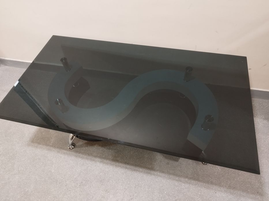 Стъклена холна маса