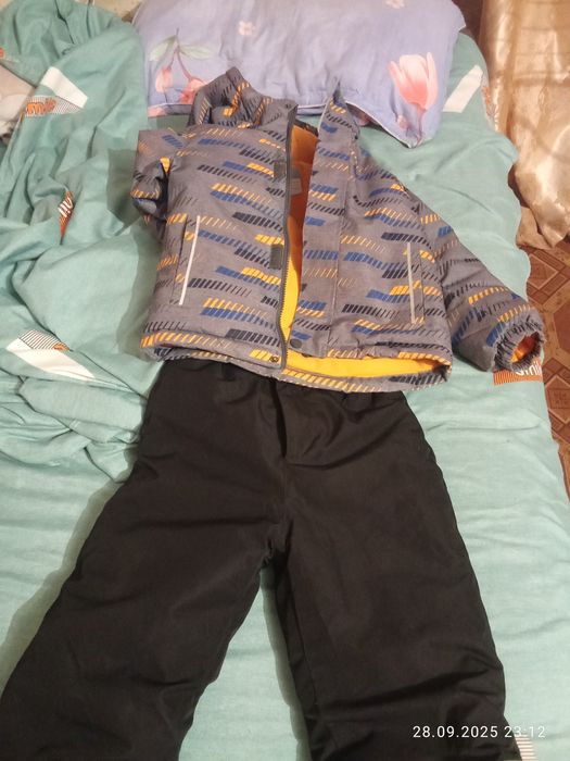 продам куртку зимнию