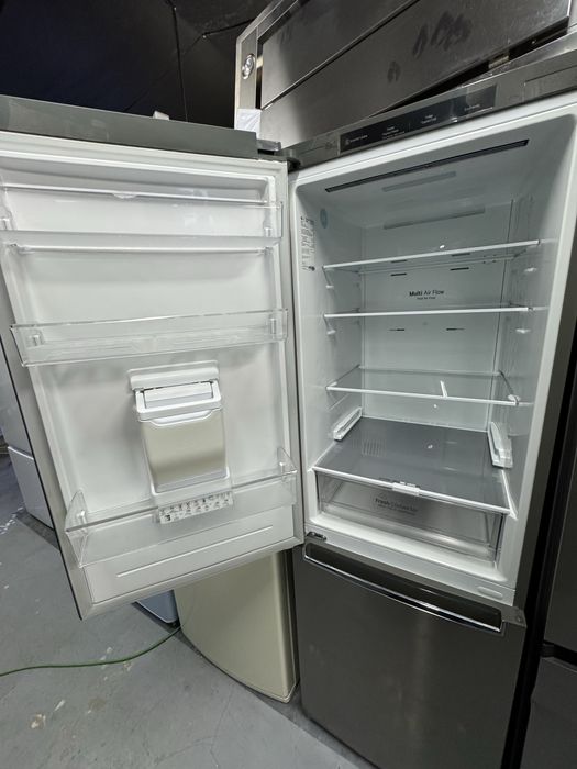 Combina frigorifica LG GBP31DSLZN