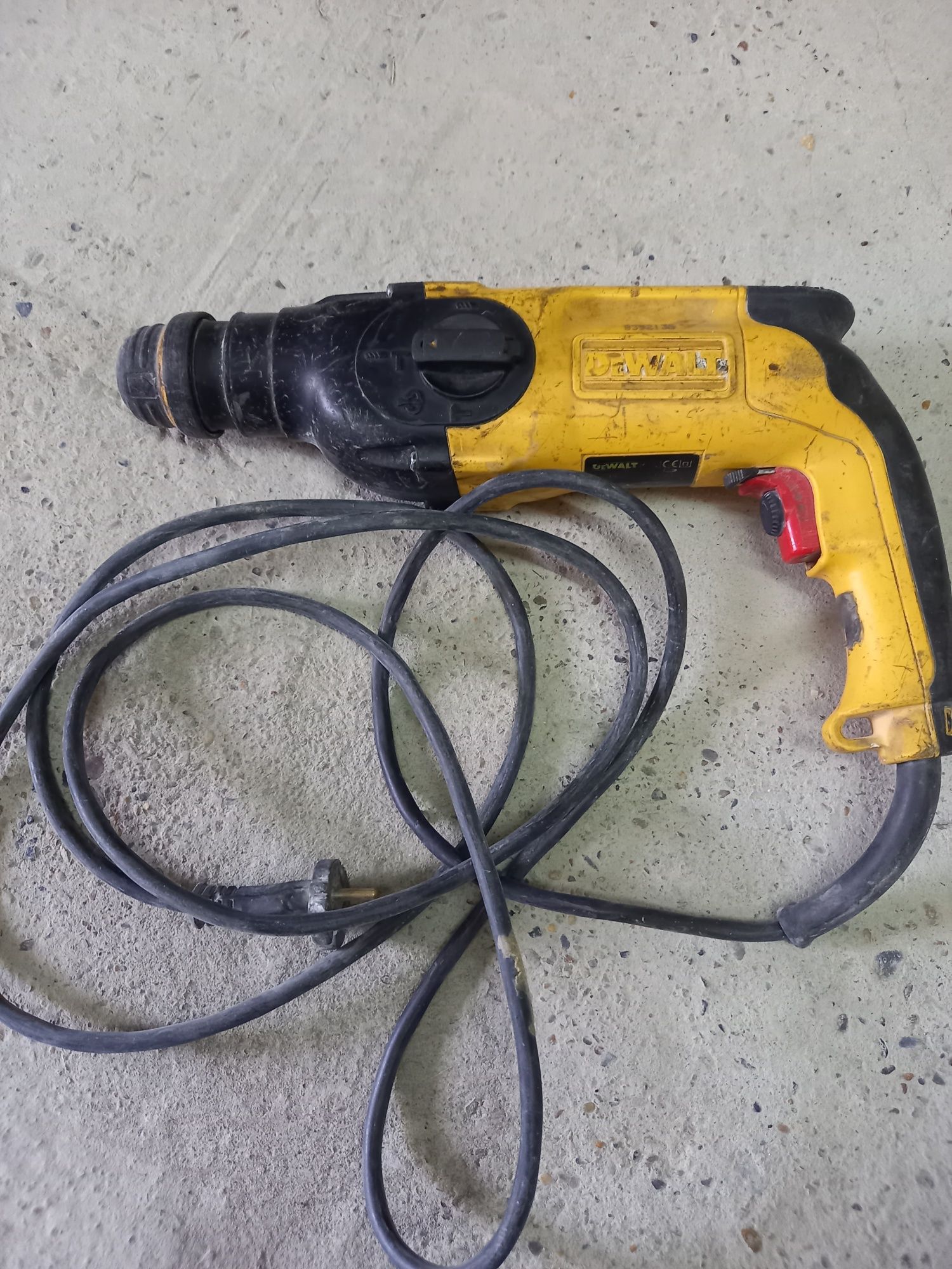 Пефоратор DeWalt