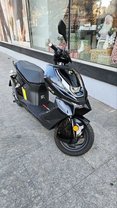Scuter electric Zeeho AE8+ CFmoto 100 km autonomie, in garantie