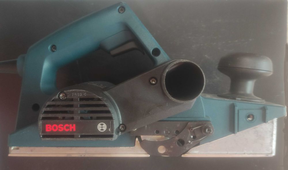 Електрическо Ренде Bosch GHO 31-82