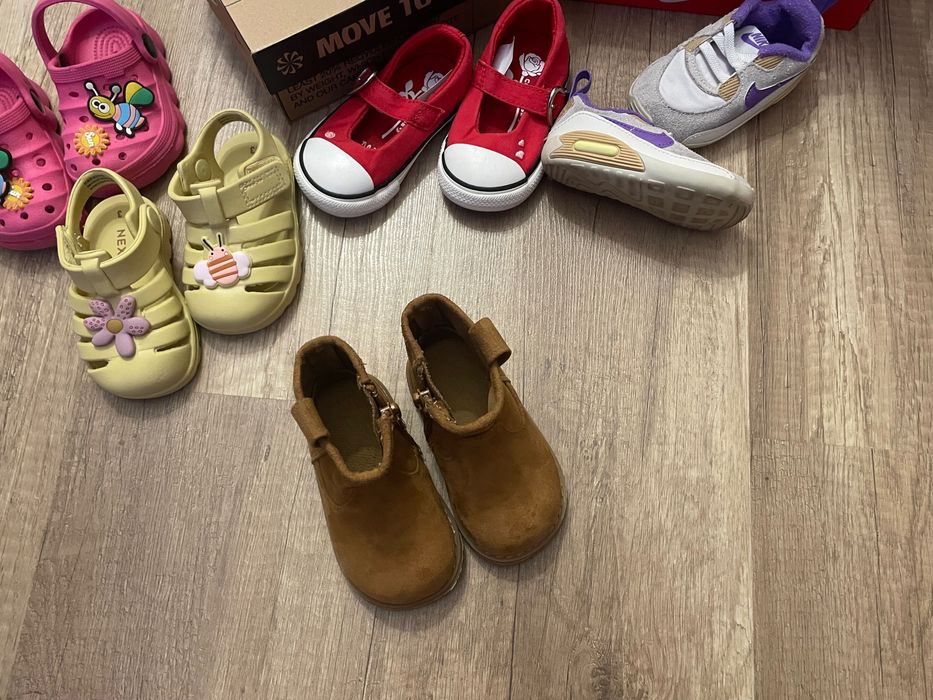 Обувки боти сандали маратонки Nike Next Crocs Converse Adidas