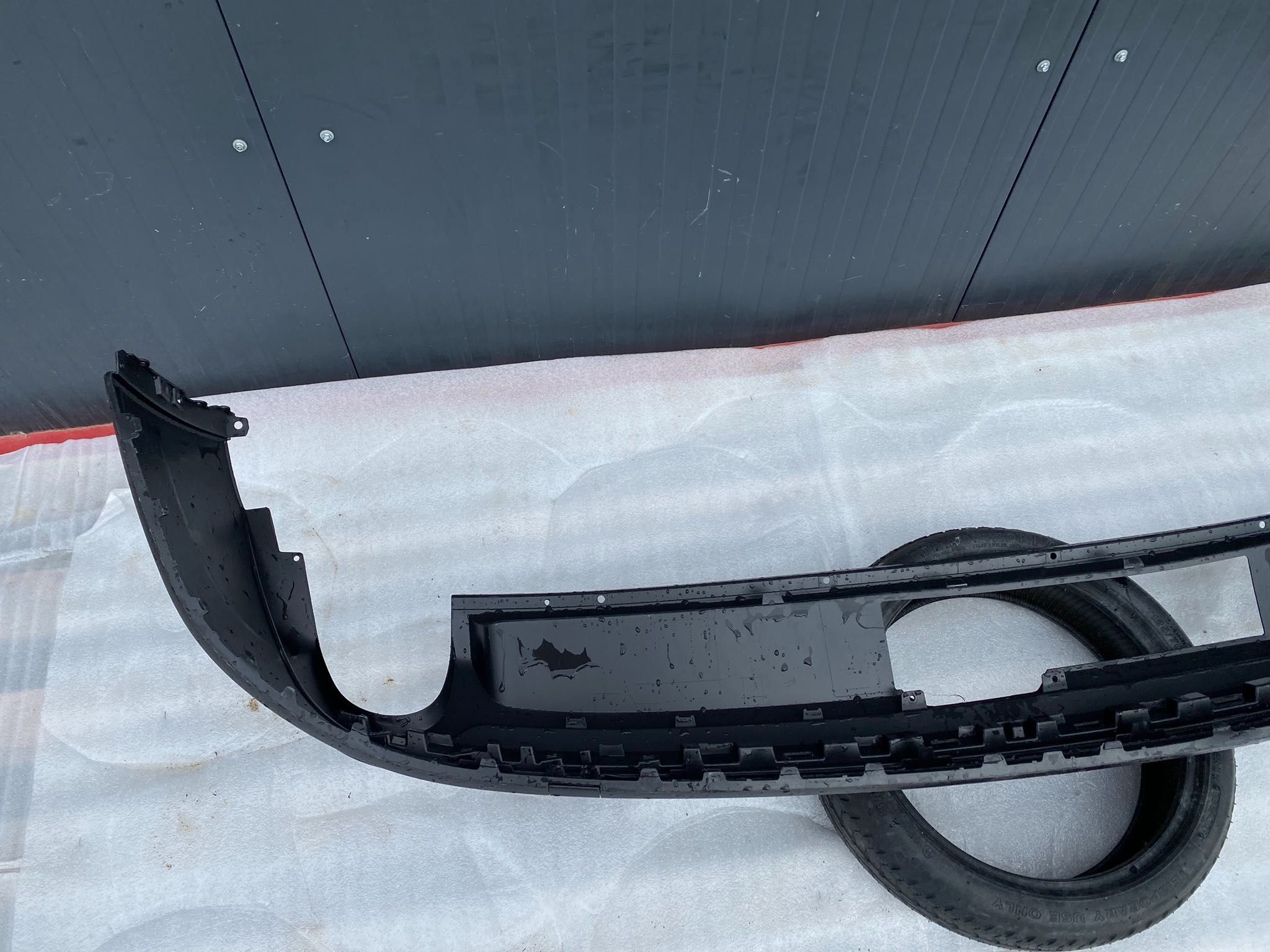 Spoiler inferior bara spate vw Touareg 3 2019+ original