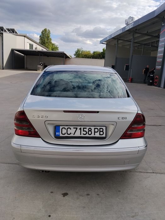 Mercedes-Benz C220