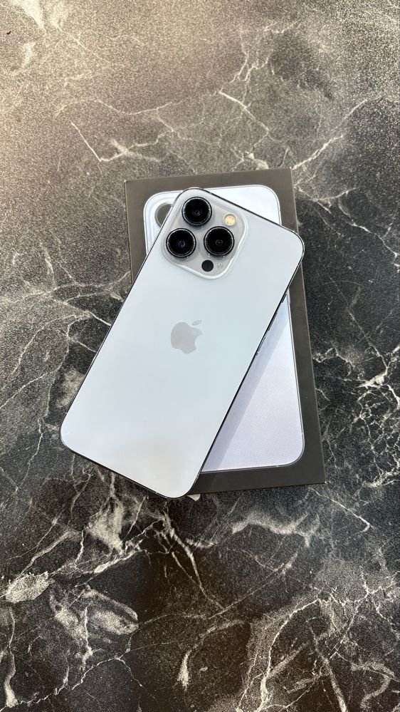 Iphone 13 pro blue