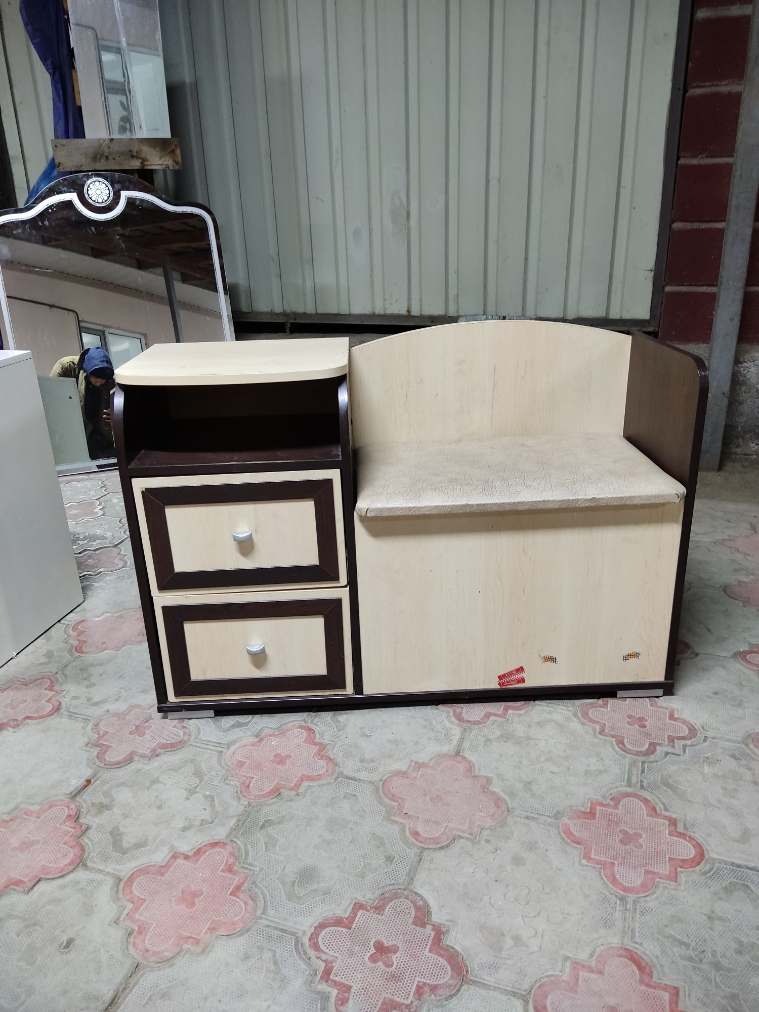 Комот прихожка с зеркалом