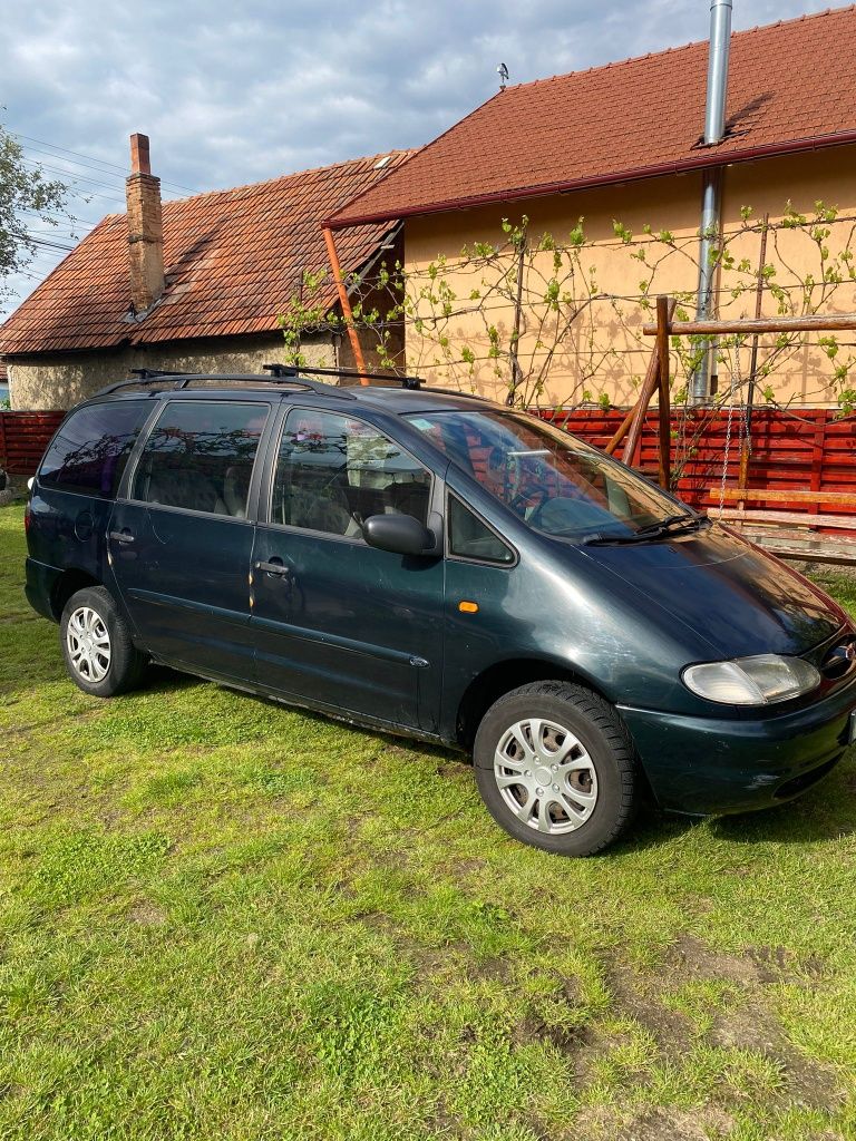 Vând Ford Galaxy